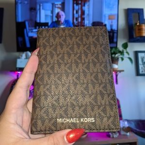 Michael kors bifold wallet